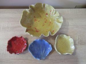 Praca wykonana w pracowni rzemiosł różnych. Mydelniczki ceramiczne