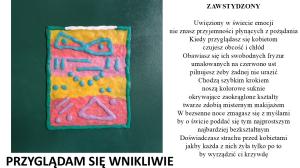Na żółto-różowo-czerwonym tle niebieskie i liliowe kreski,kropki i trójkąty