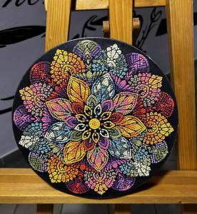 Mandala  wykonana na zajęciach manualno - plastycznych.